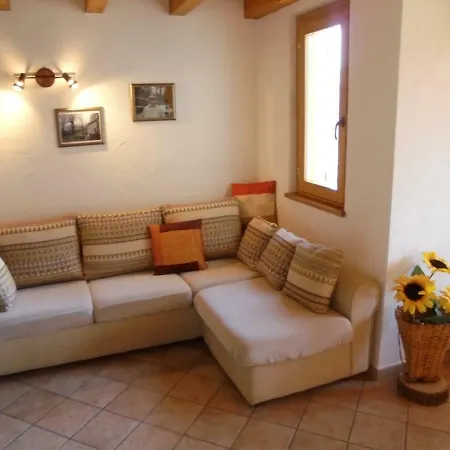 Casa Montuglio * San Siro (Lombardy)